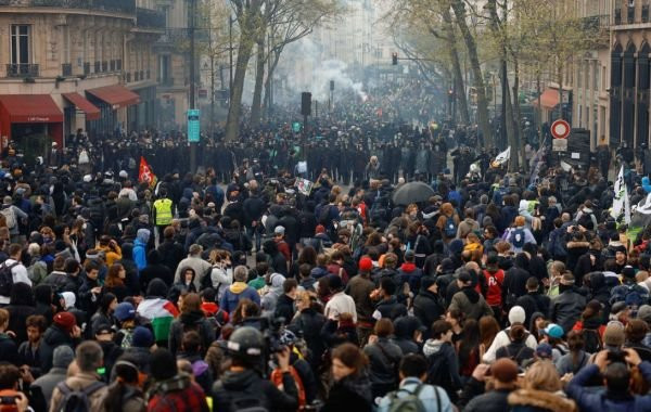 Массовые протесты во Франции: последняя информация о свежих событиях на 21 апреля