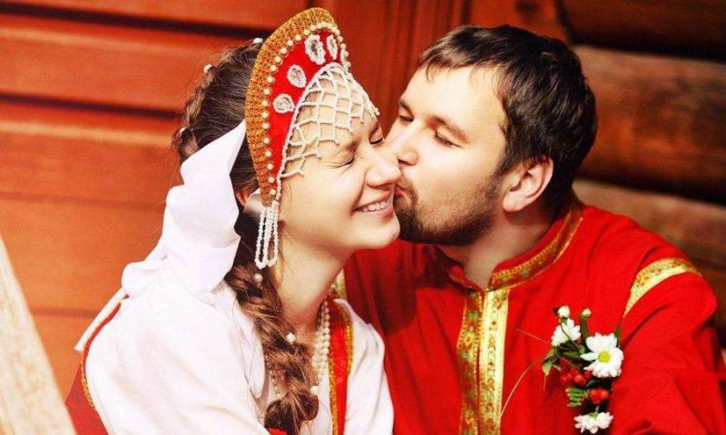 Открытки с Красной горкой, поздравительные фото и стихотворения можно прислать 23 апреля 2023 года