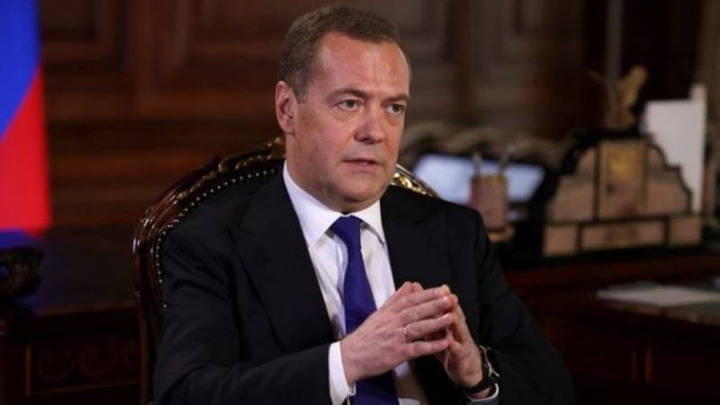 Дмитрий Медведев: Имперские галлюцинации толкают польское общество в пучину тяжёлых исторических ломок