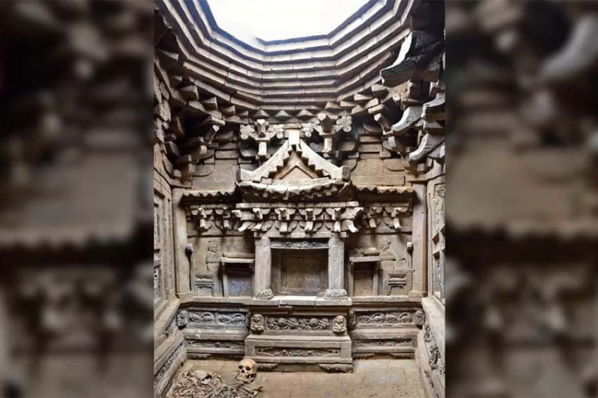 В Китае обнаружена богато украшенная 1000-летняя кирпичная гробница