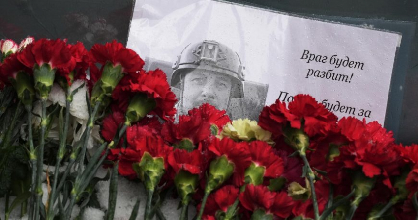 Памяти Владлена Татарского: тысячи россиян вышли на улицы проститься с военкором