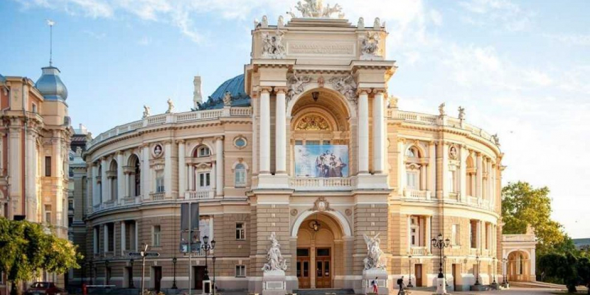 Полушутливый диалог между венгерским журналистом и В. Путиным по поводу Одессы вызвал истерику на украине