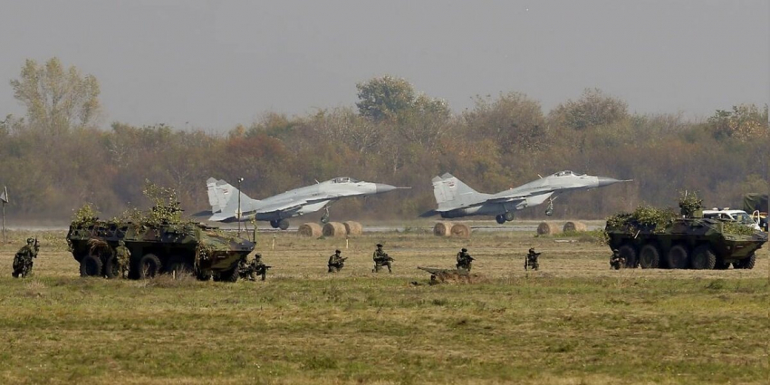 Придется полагаться на свои ресурсы: военный эксперт Александров о российской помощи Сербии