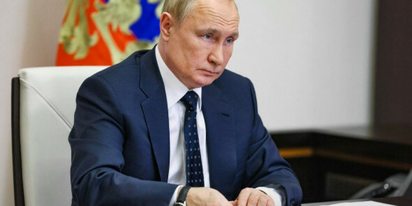 Путин приказал платить рублями за долги. Минфин теперь не отвертится