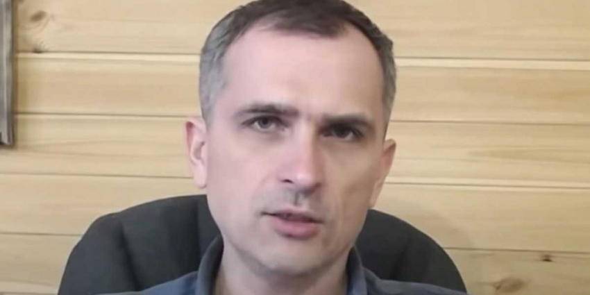 «Выносит опорный пункт начисто»: Подоляка объяснил, с помощью чего ВС РФ деморализуют ВСУ