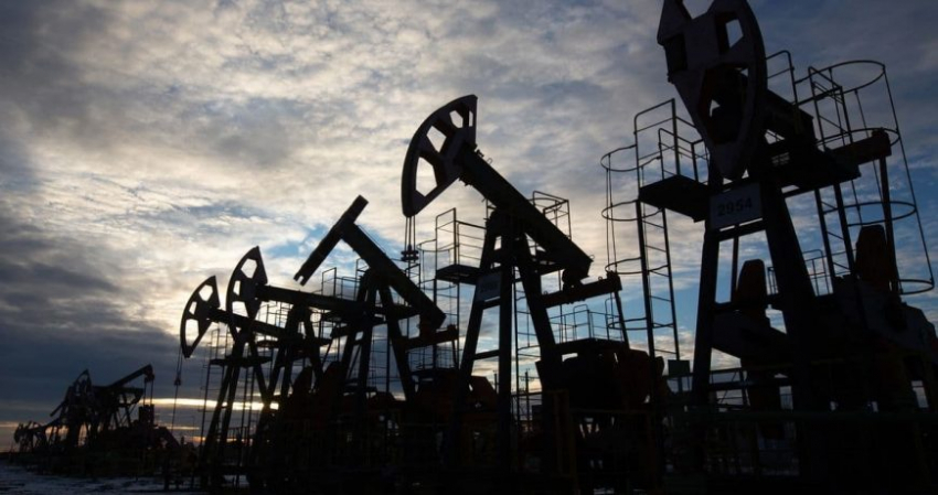 Члены G7 решили не снижать ценовой потолок для нефти из России
