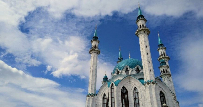 Поздравительные картинки, открытки и гифки с Ураза-Байрам можно скачать на нашем сайте