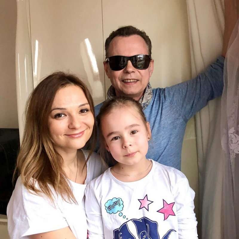 Баба Яга присоединилась к флешмобу ко Дню Победы