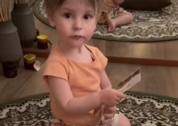 Актриса Лиза Арзамасова во время игры с сыном Львом получила по голове трактором