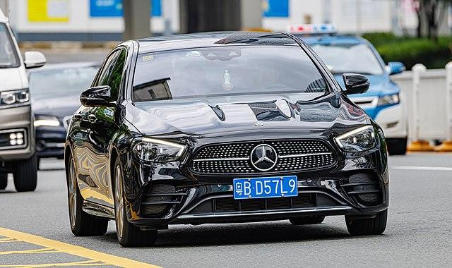 Mercedes-Benz E-Class 1992 года выпуска был куплен за 39 миллионов рублей