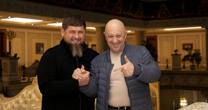 Почему ЧВК Вагнер уходит из Артёмовска спустя 400 дней боев, правда ли, что Пригожин сдает Бахмут Кадырову