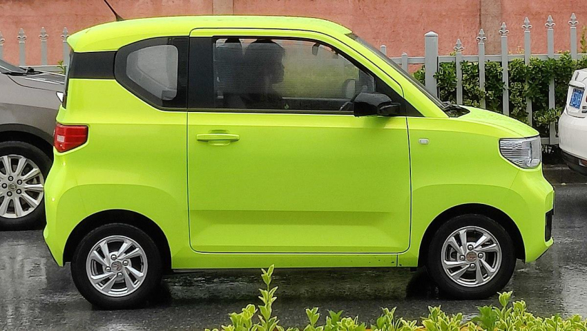 Компания Wuling Motors понизила цены на электромобили модели Mini EV
