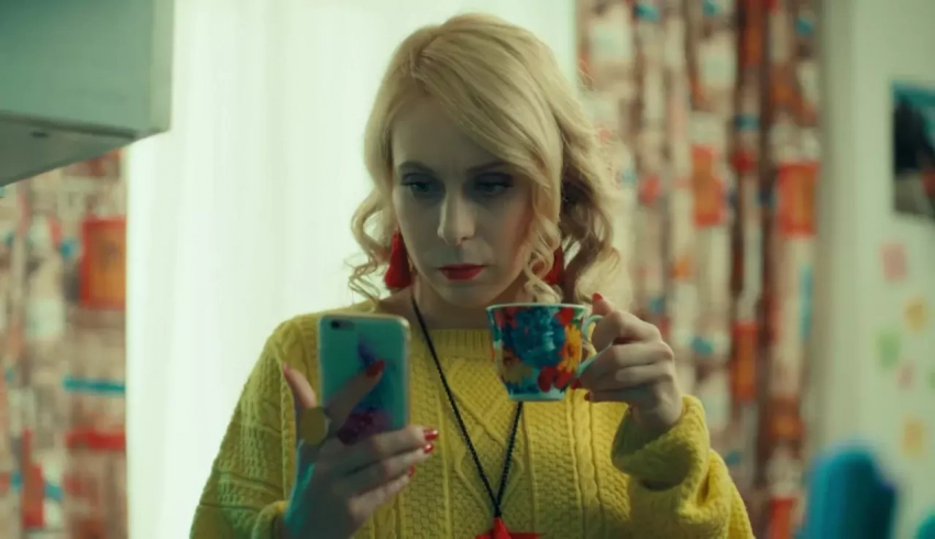 Звезда сериала "СашаТаня" призналась, что сожгла баню свекрови