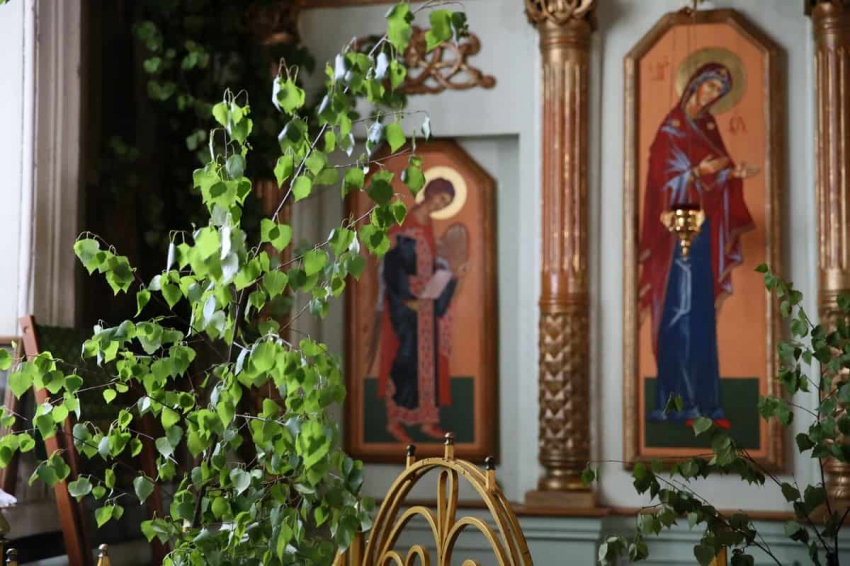 Что обязательно нужно сделать в Троицу мертвых 1 июня, что нести на могилы