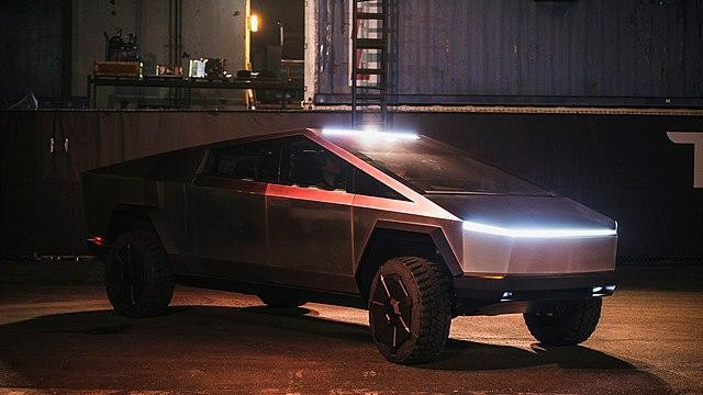 В Калифорнии заметили военный Cybertruck