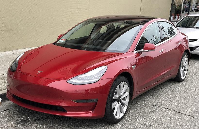 Хакеры обнаружили «Режим Илона» при применении автопилота в электрокарах Tesla