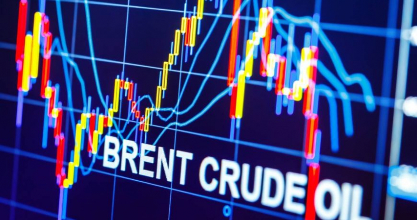 Замедление мировой экономики продолжает толкать цены на нефть вниз
