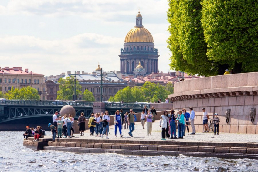 В Санкт-Петербурге прогнозируется сохранение теплой погоды