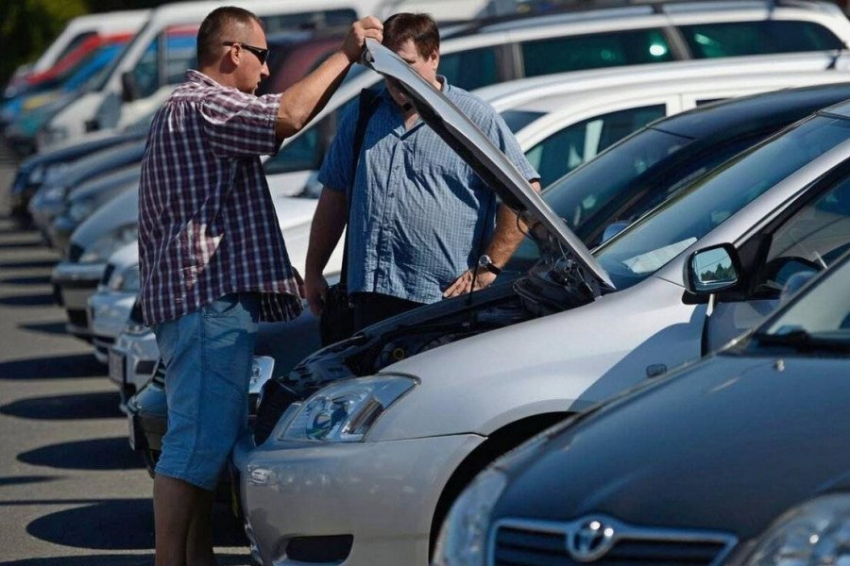 Автоэксперт Петр Баканов: россияне покупают автомобили из Китая из-за безысходности