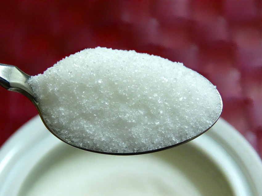 Токсиколог Кутушов назвал сахар самым страшным продуктом для крови