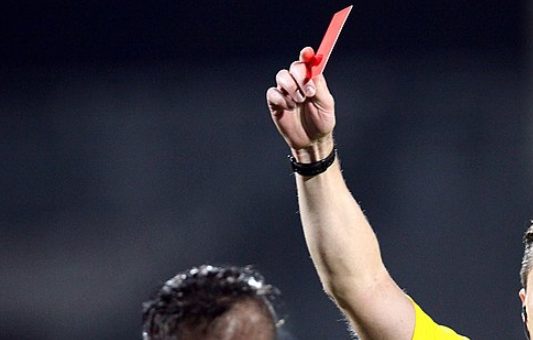 В Словакии футболист «Ювентуса» пытался задушить партнера по команде прямо на поле