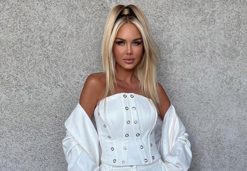 Заработавшая первый миллион рублей Мария Погребняк потратила на отдых родителей в Турции и Дубае