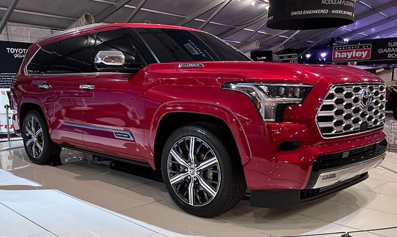 В России начались продажи гибридных кроссоверов Toyota Sequoia по цене от 8,35 млн рублей