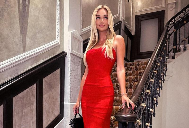 Модель Виктория Лопырёва показала, в какую школу Дубая отправила сына