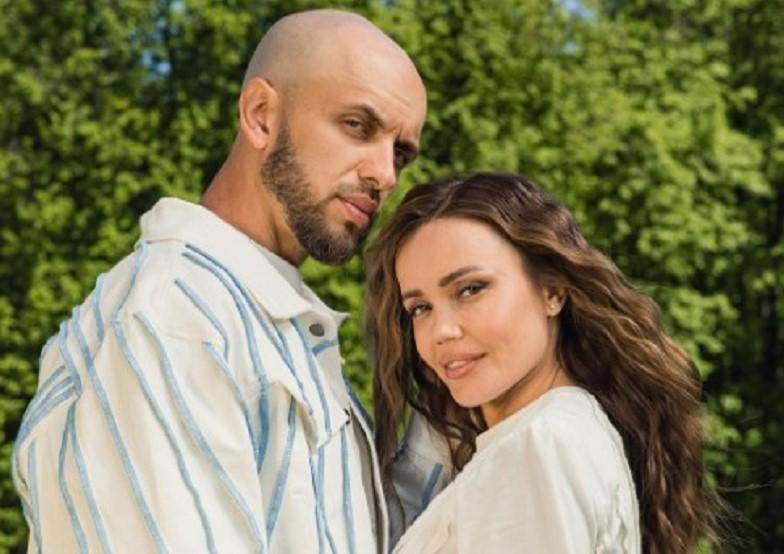 Рэпер ST и телеведущая Ассоль Васильева ждут появления на свет второго ребёнка