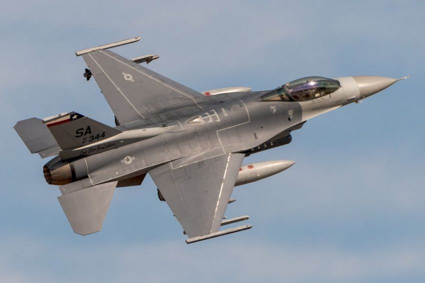 Коц: Украина получит старые модели F-16 времен операции «Буря в пустыне»