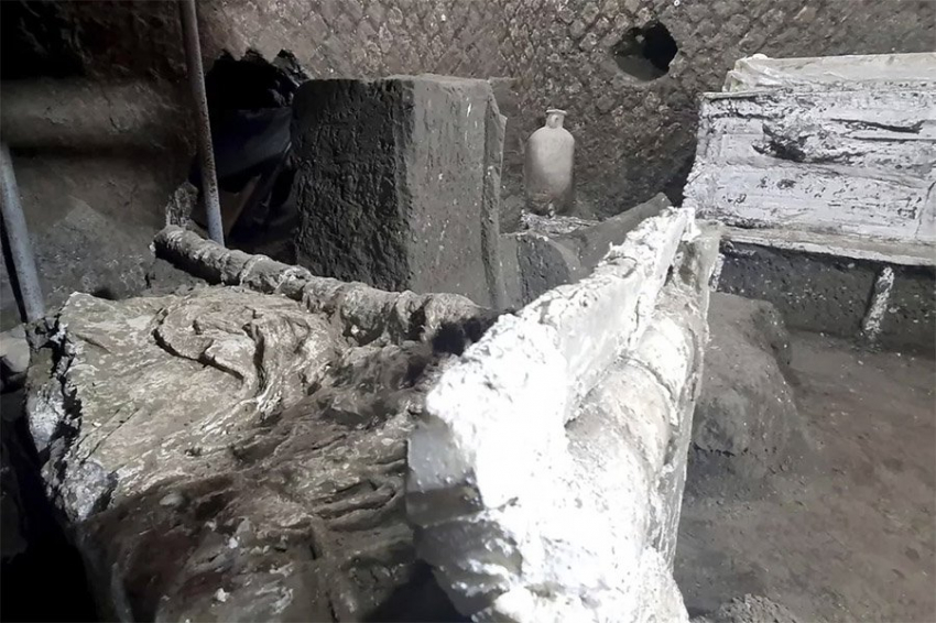 Археологи нашли под Помпеями спальню, использовавшуюся рабами