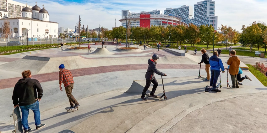 Спорт на свежем воздухе: где в столице покататься на роликах, скейтбордах и самокатах - Новая общественная газета