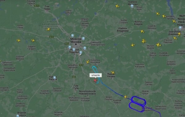 В московских аэропортах отменяют и задерживают рейсы из-за неопознанных воздушных объектов