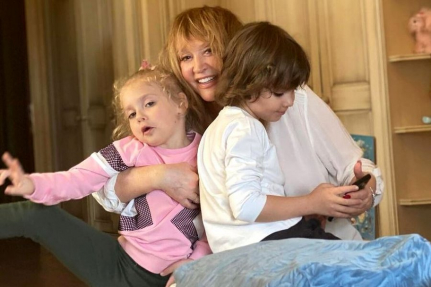 Артемий Троицкий: Пугачева не испытывала радости материнства