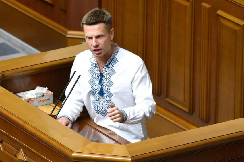 Гончаренко похвастался сыном, который уехал учиться в Амстердам