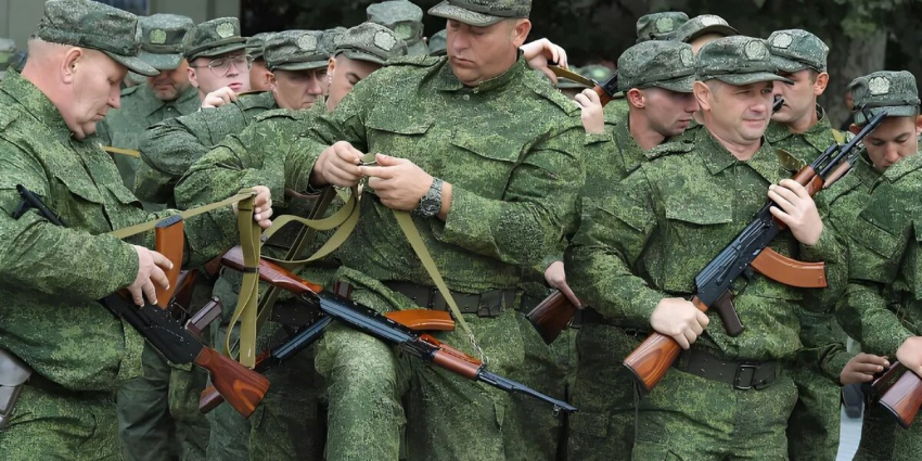 Индексация пенсии с 1 октября 2023 года: военные, участники СВО и сотрудники силовых структур получат прибавку к ежемесячным выплатам