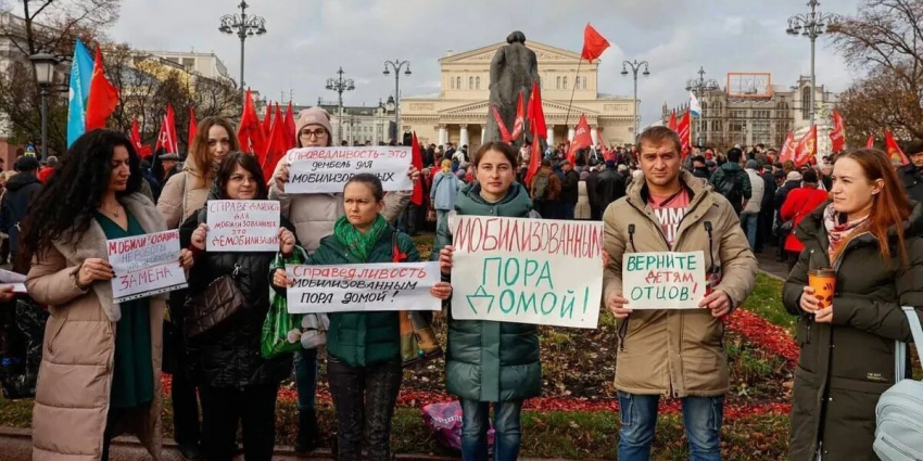 «Думаете, что мы целыми днями водку пьем» Родственников мобилизованных обвинили в связях с «иностранными покровителями» из-за демобилизации