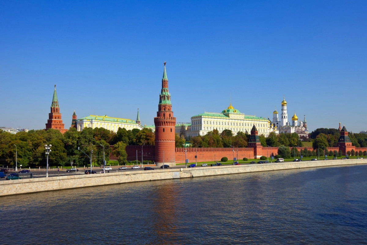 У Кремля перед Новым годом нашли заборы и металлоискатели
