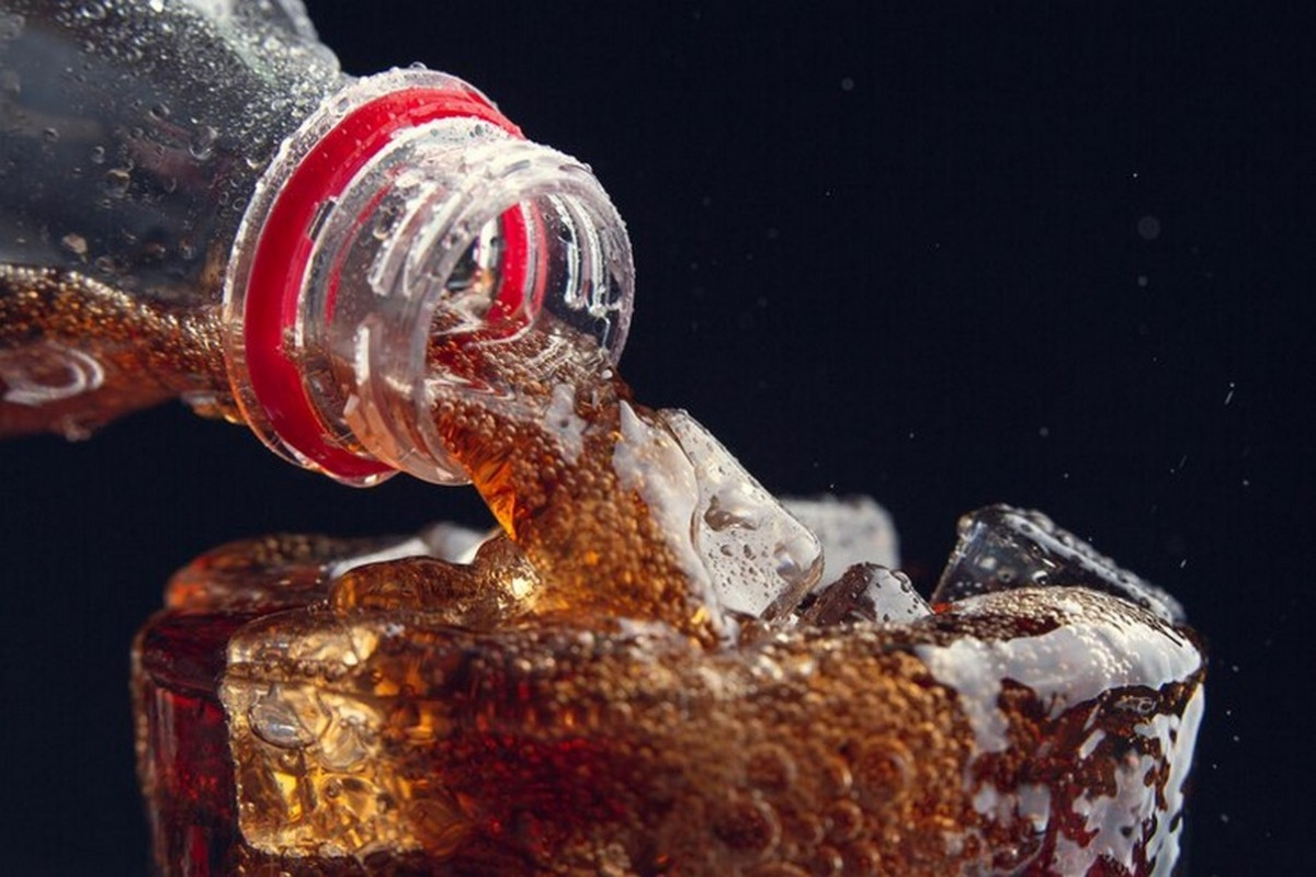 Опасную Coca-Cola из Казахстана нашли в российских магазинах