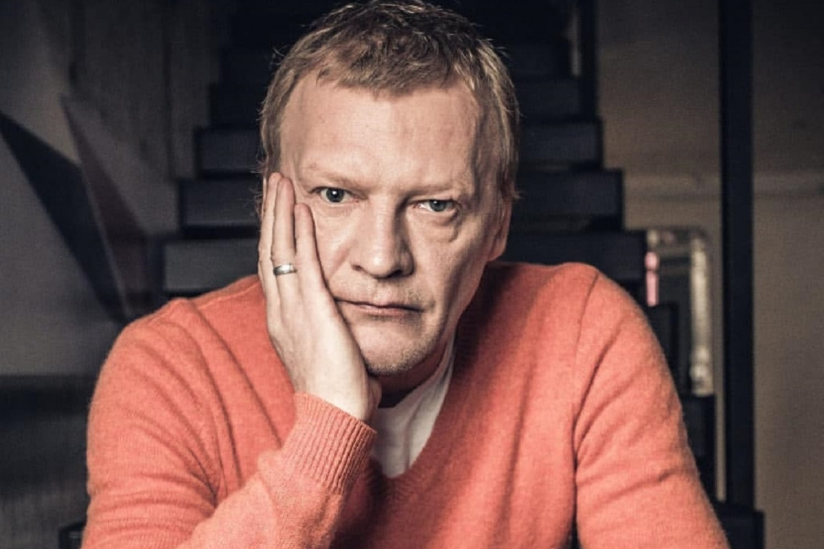 Алексей Серебряков нашел повод для выхода в свет с американской внучкой