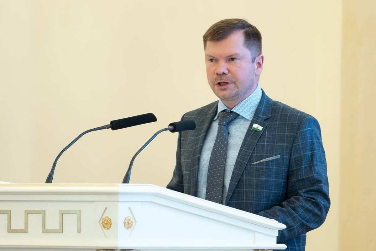 Депутат Серов назвал странным строительство платных дорог за бюджетный счет