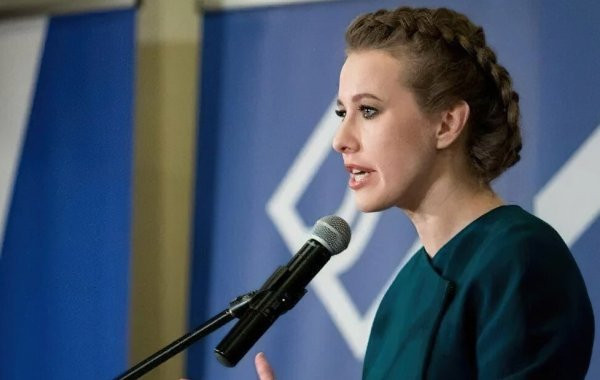 Ксения Собчак потеряла 15 миллионов рублей из-за "голой" вечеринки Ивлеевой