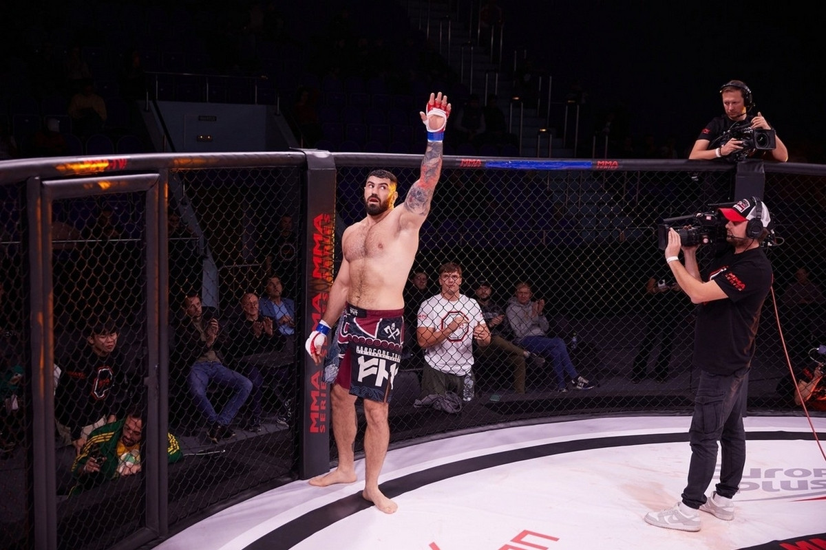 мания твоя любовь вызывает. сторге любовь. чувство мании. любовь мания. мании картинки.