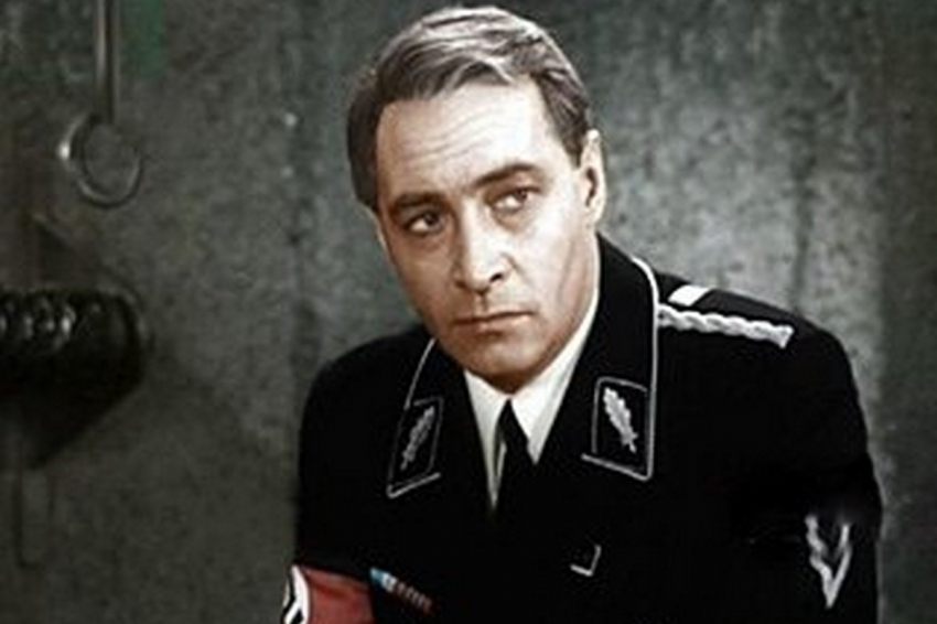 «ЦГ» нашел нужным раскрыть большую тайну спустя годы: почему Штирлиц прятал руки