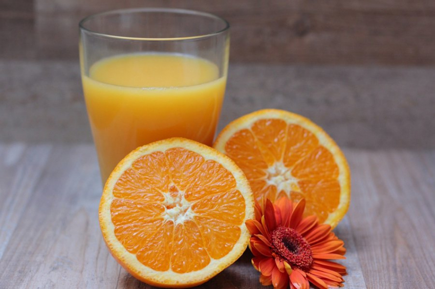 Nutrients: натуральный апельсиновый сок уменьшает потребление калорий