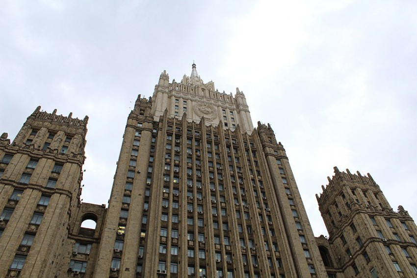 Захарова назвала чудовищными слова Борреля о перемирии на Украине