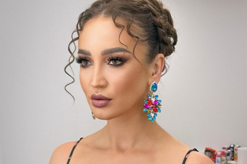 «Пусть завидуют лузеры!» 42-летняя екатеринбурженка с балалайкой появилась на одной сцене с Бузовой