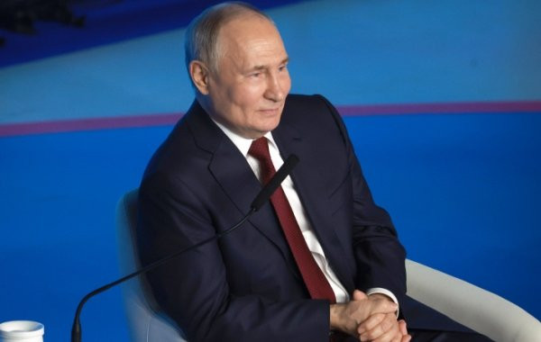 Путин назвал традиционные ценности фундаментом бытия