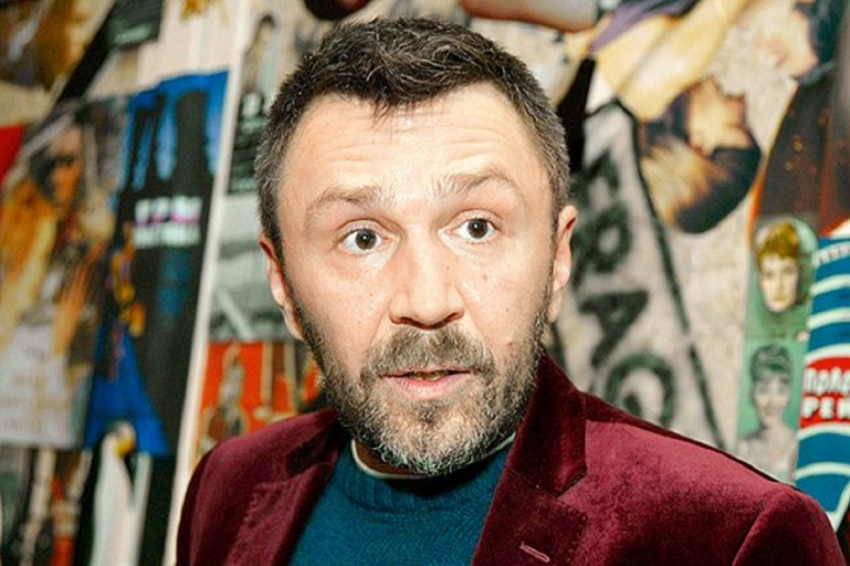 Сергей Шнуров и Гарик Мартиросян «не смогли поделить» участницу «Новой Фабрики звезд»