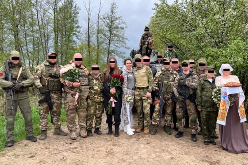 Один шанс на миллиард: солдат и девушка-волонтер поженились на СВО